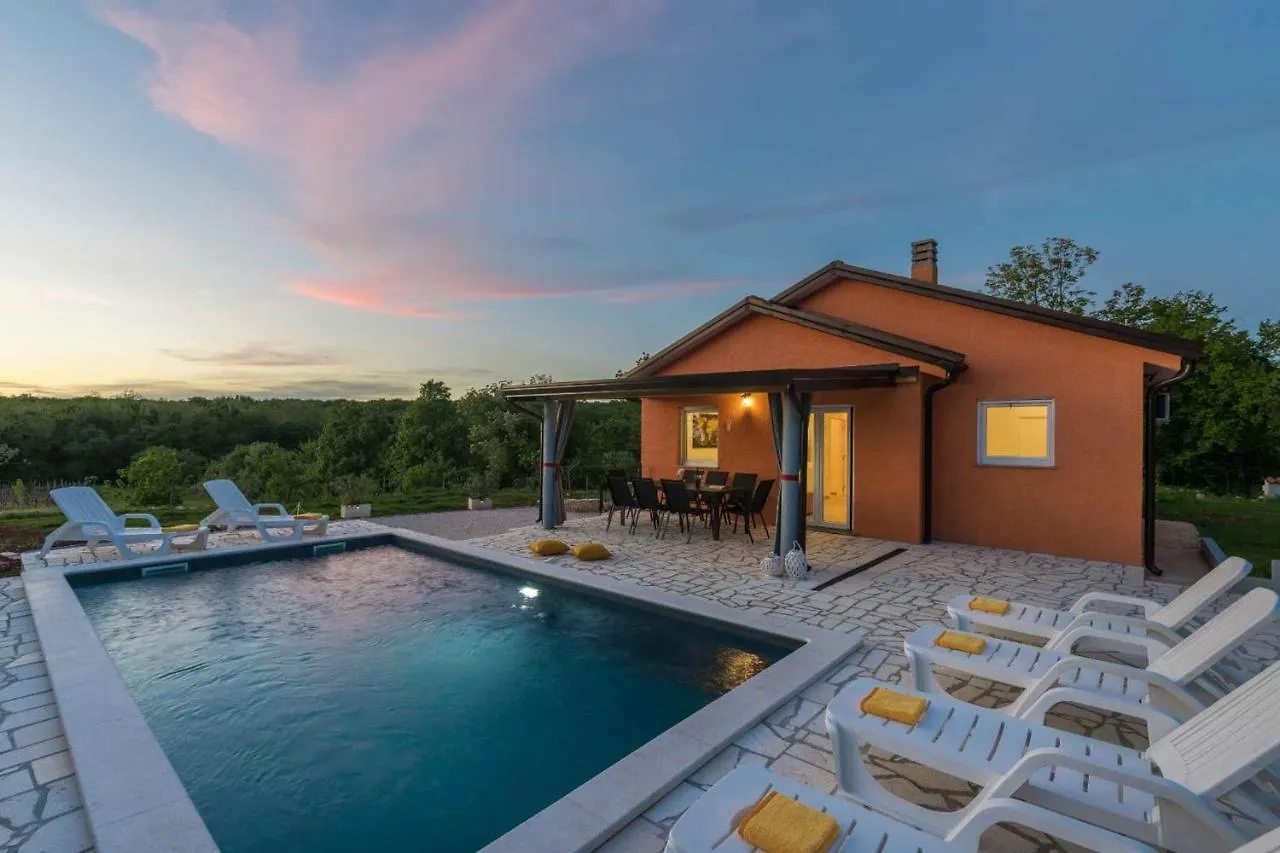 Holiday Home In Buroli - Istrien 41753 Willa